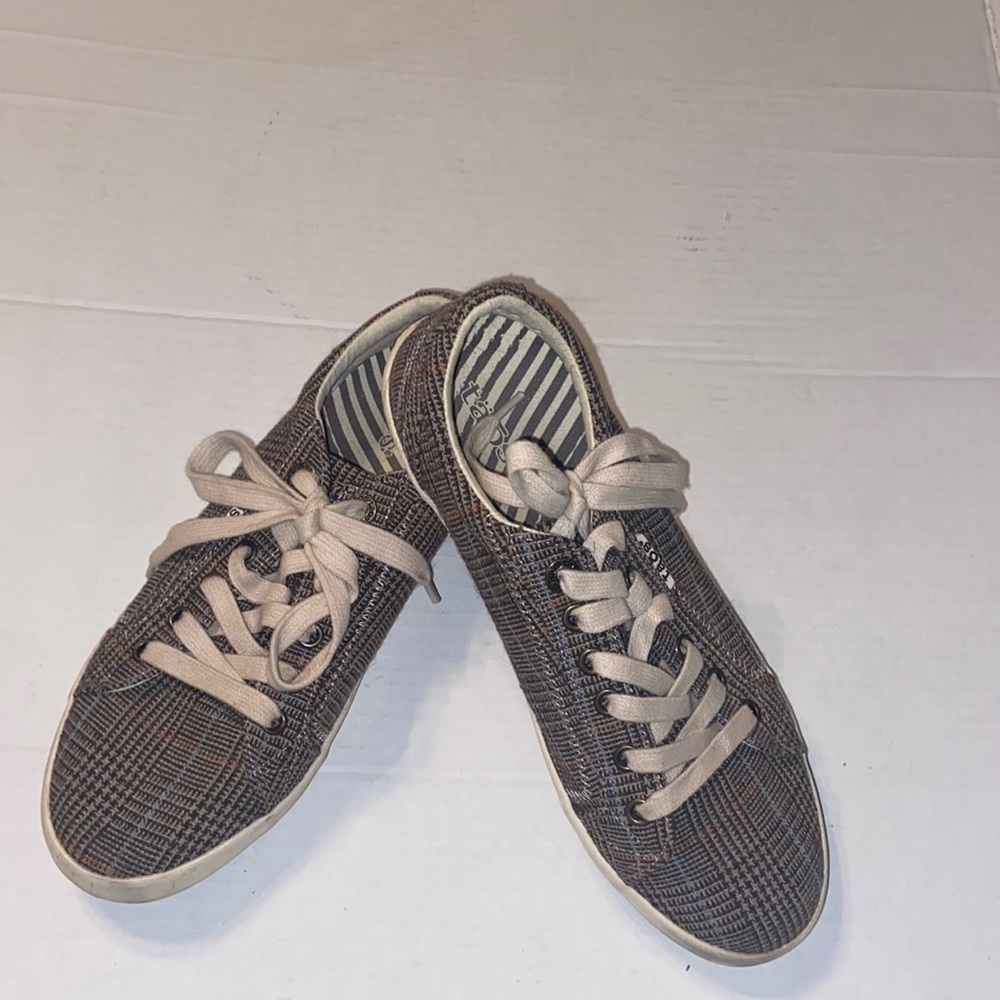 Taos Footwear tweed look Star sneakers size 8